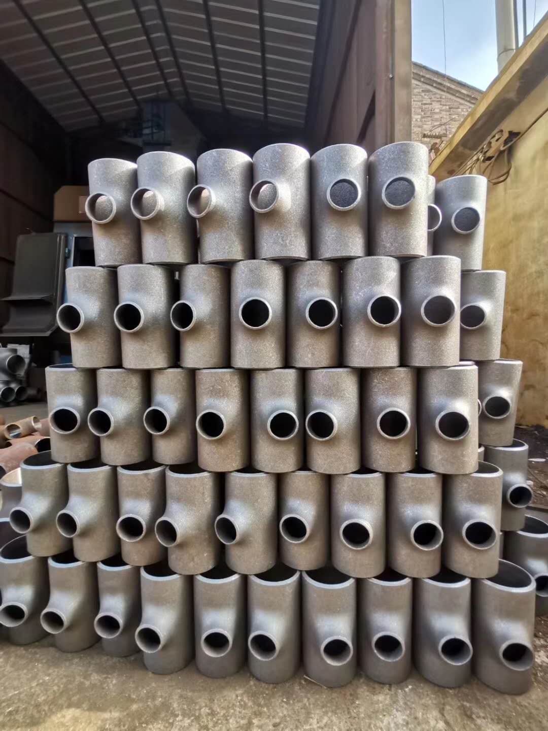 等径碳钢三通  碳钢变径三通  厚壁合金三通 大口径焊接三通  等径三通  异径三通  厚壁三通