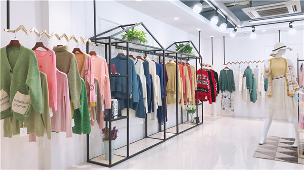 玛丽歌蒂时尚潮流品牌折扣女装尾货清仓  品牌女装尾货  时尚女装  广州莎奴服饰