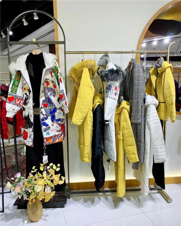 你我约定女装折扣品牌进货渠道  女装尾货批发  品牌折扣女装  广州莎奴服饰