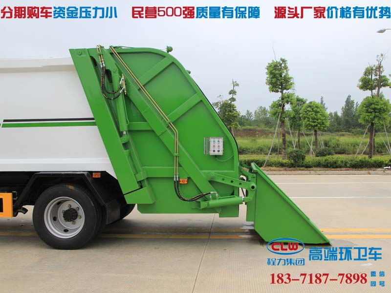 绵阳市能上北京牌的东风福瑞卡垃圾压缩车