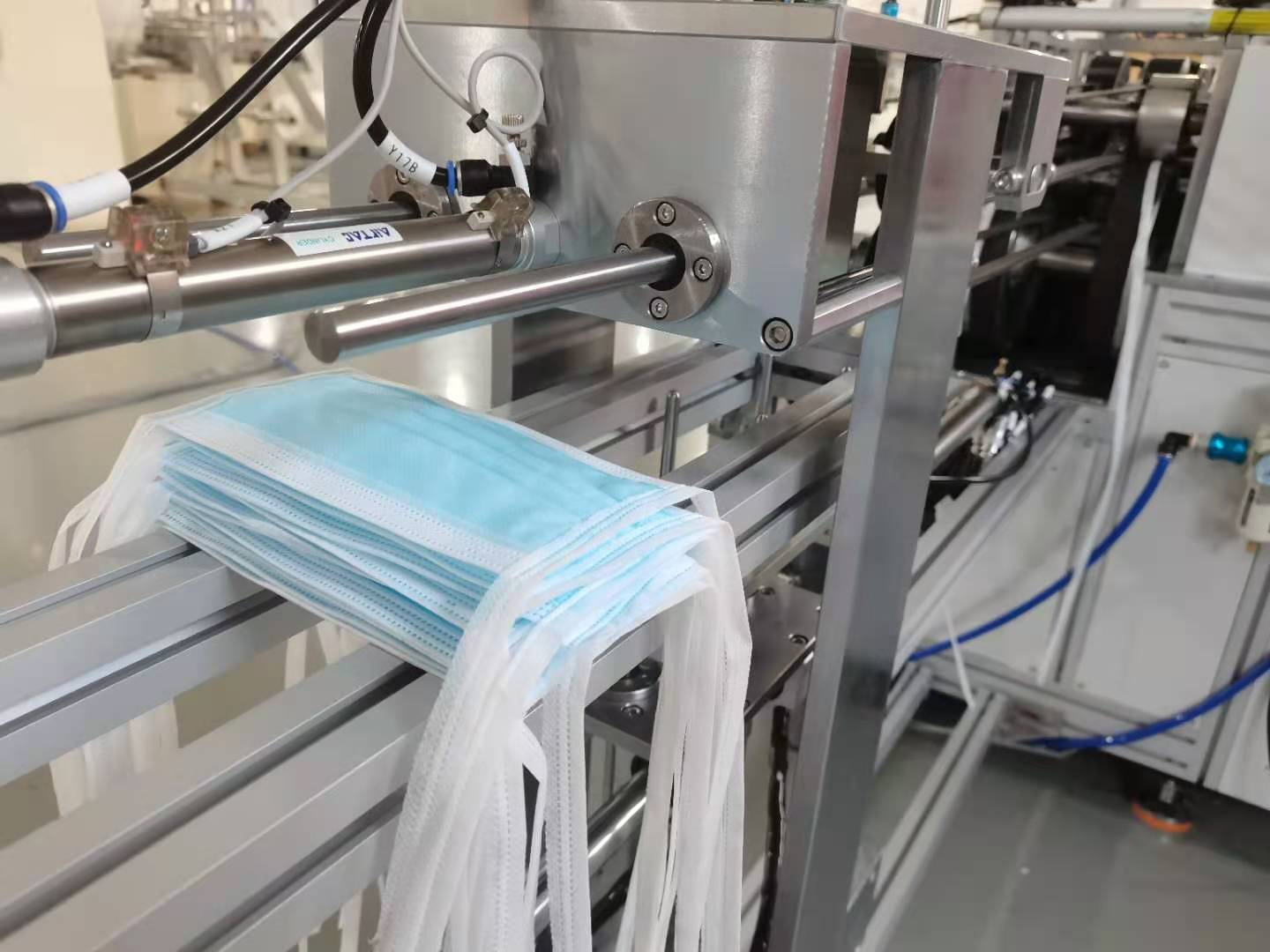 深圳绑带式口罩机 全自动绑带式口罩机 平面绑带式口罩机  深圳平面绑带式口罩机