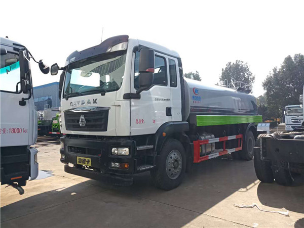 甘肃国六重汽汕德卡18方洒水车价格  12方洒水车  洒水车厂家报价