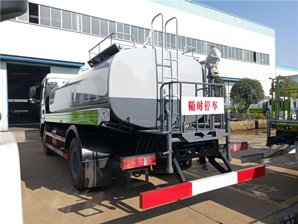 甘肃国六重汽汕德卡18方洒水车价格  12方洒水车  洒水车厂家报价
