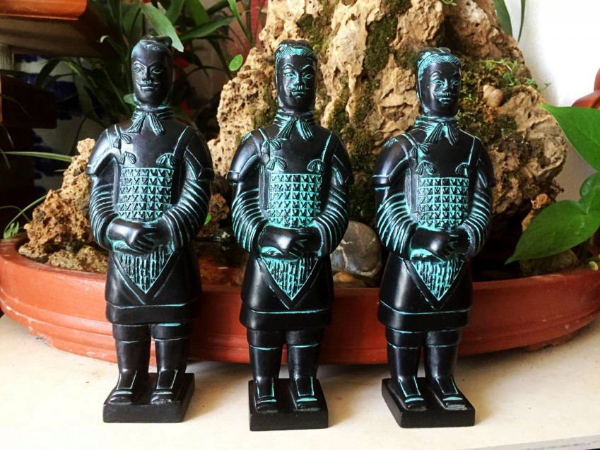 仿古铜车马配透明玻璃罩工艺品 陕西西安青铜器制作厂  西安仿古铜车马  铜车马工艺品