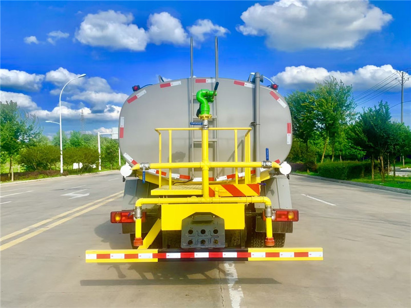 清远单桥洒水车哪里买  喷洒车  抑尘车