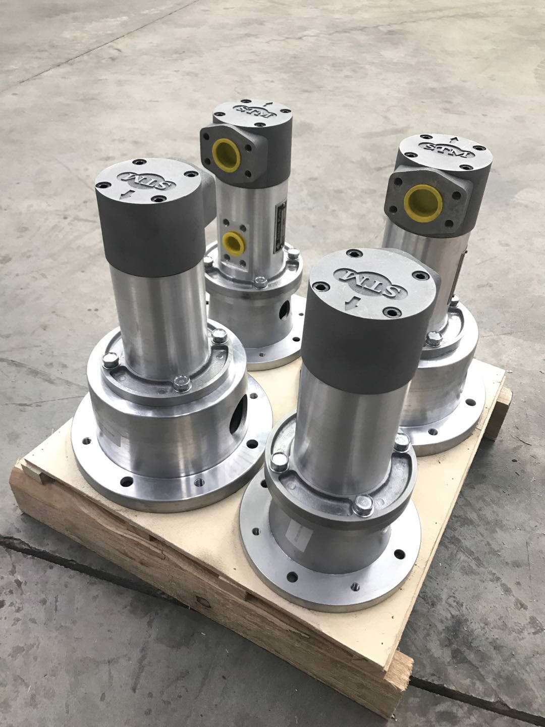 ZNYB01030801意大利原装进口螺杆泵，现货供应  磨机润滑泵  高压启动油泵  密封油泵