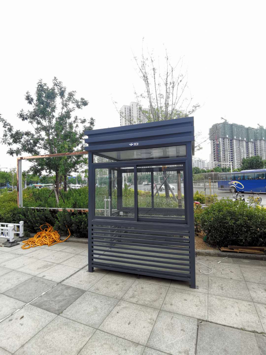 选择宁阳盈家岗亭时的三要素  不锈钢岗亭  彩钢板岗亭  铝塑板岗亭