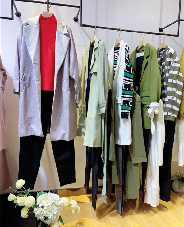 例格时尚品牌女装折扣尾货批发  品牌折扣女装  时尚女装  广州莎奴服饰