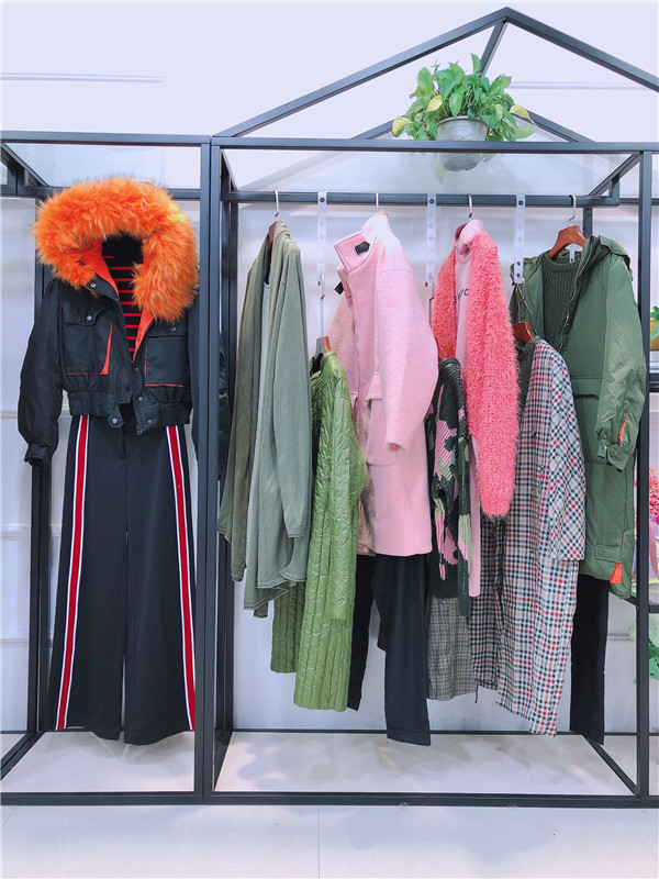 霓尚如歌品牌折扣女装直播货源  女装尾货批发  广州莎奴服饰