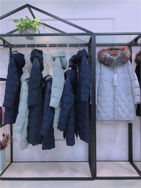 贝邦尼冬季品牌折扣女装尾货清仓  广州莎奴服饰