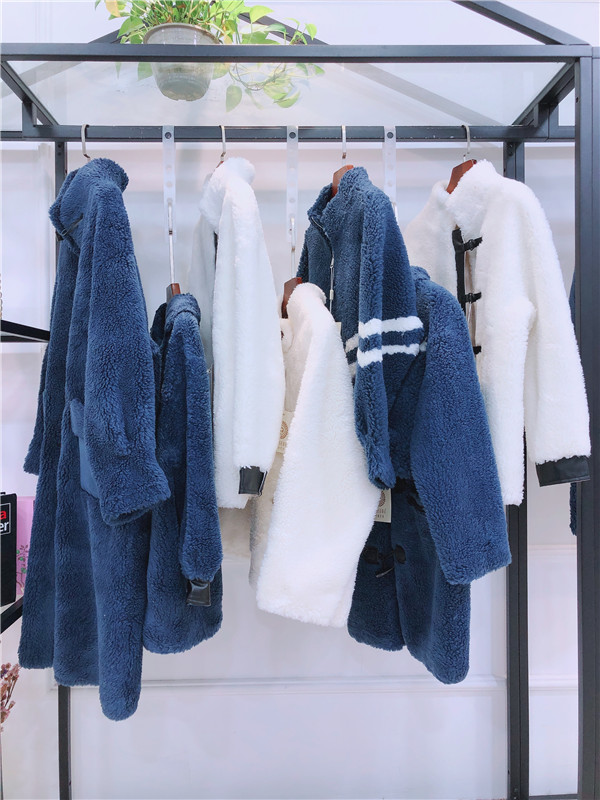 西树影黛品牌折扣女装一手货源  女装尾货  广州莎奴服饰