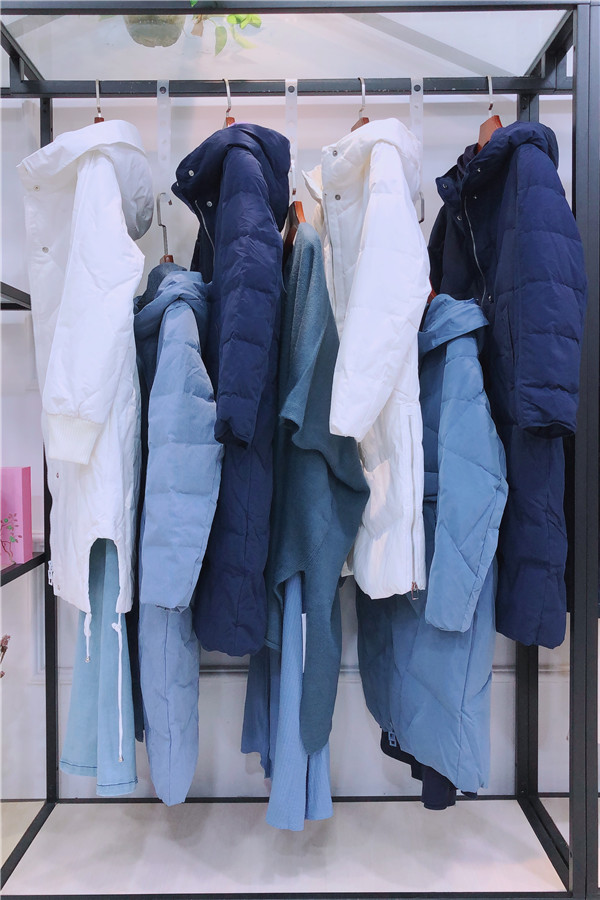 约布冬季品牌女装折扣尾货走份批发  品牌折扣女装  女装批发  广州莎奴服饰