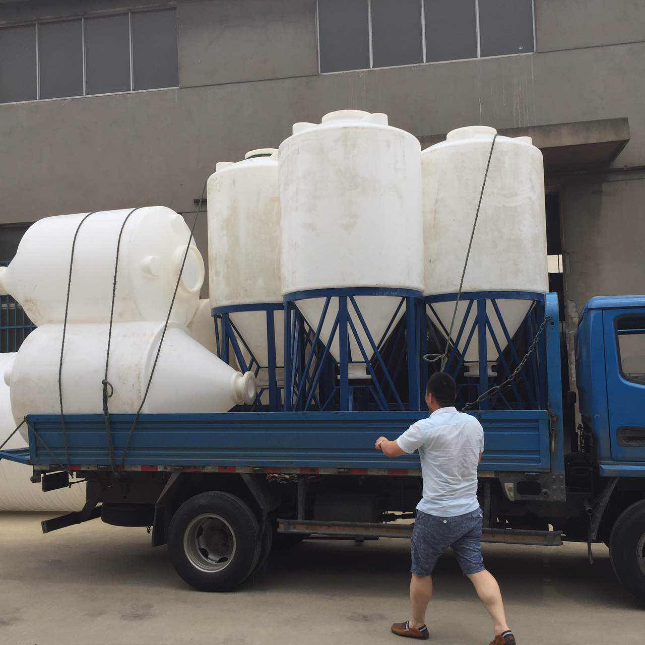 南通市1吨锥形塑料水塔1立方pe防腐储水罐1000L食品级  耐用  耐腐蚀  防紫外线
