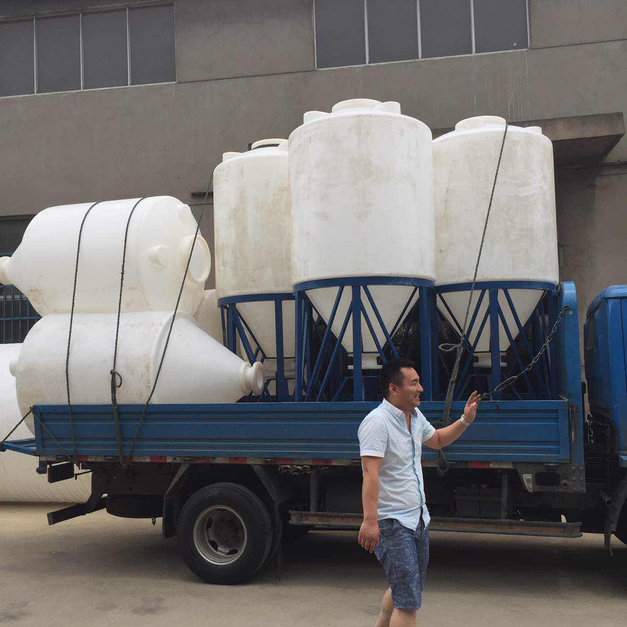 南通市1吨锥形塑料水塔1立方pe防腐储水罐1000L食品级  耐用  耐腐蚀  防紫外线