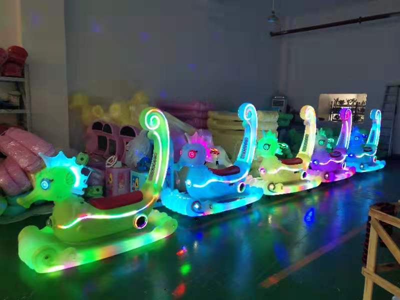 公园商场摆摊电动碰碰车元旦备货热款海马贝贝  碰碰车海马贝贝