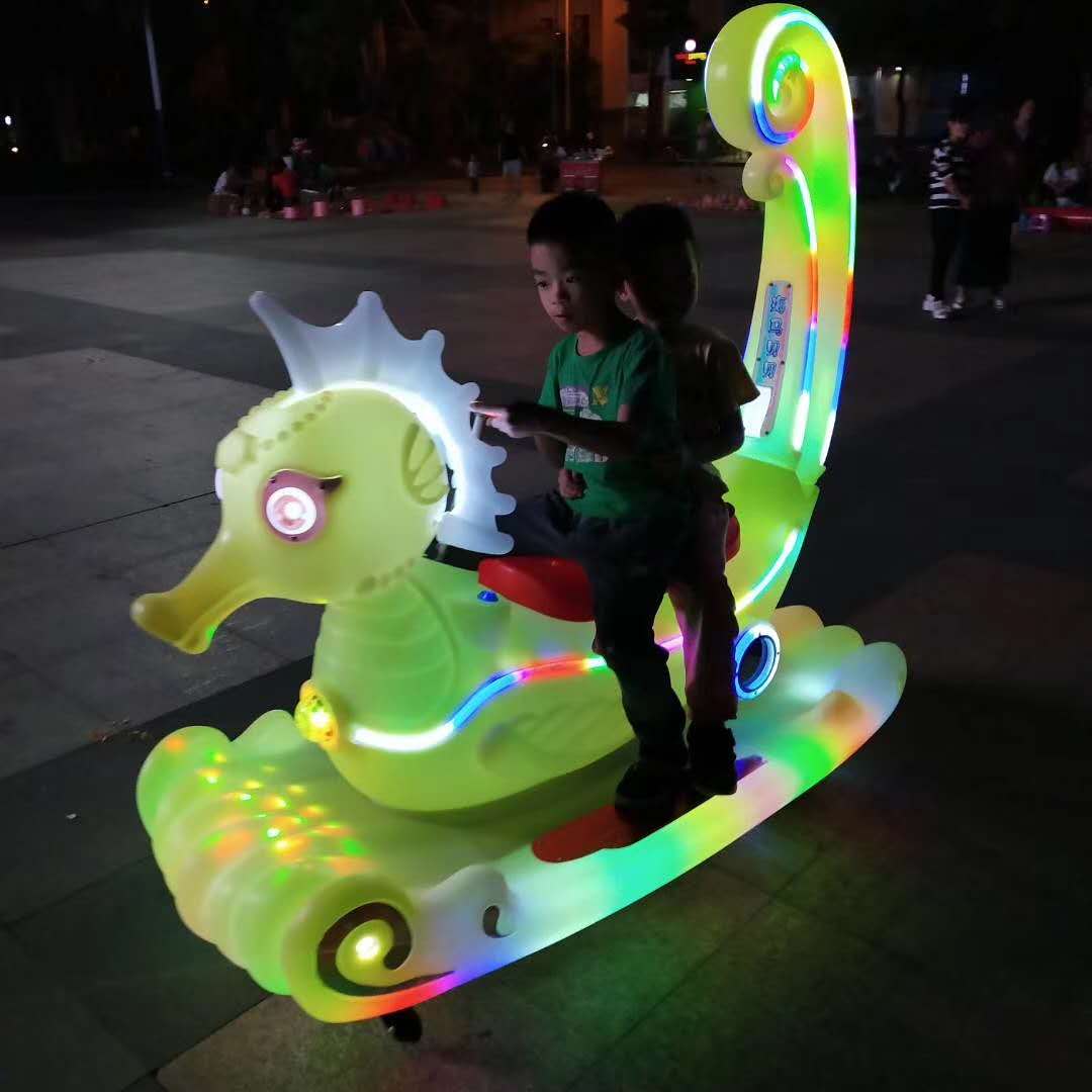 春节将至广场碰碰车生意日渐红火海马贝贝领先