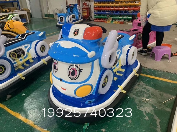 儿童碰碰车游乐场所已经成为商场吸引客户的新亮点