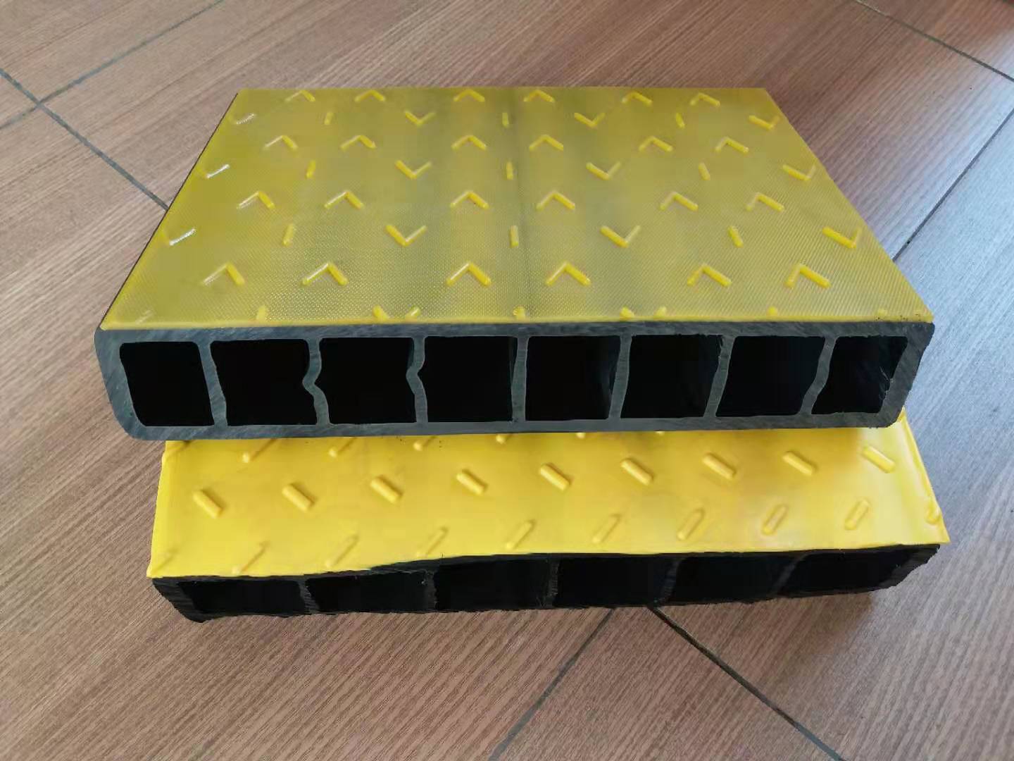 河北沧州观光养殖踏板生产线