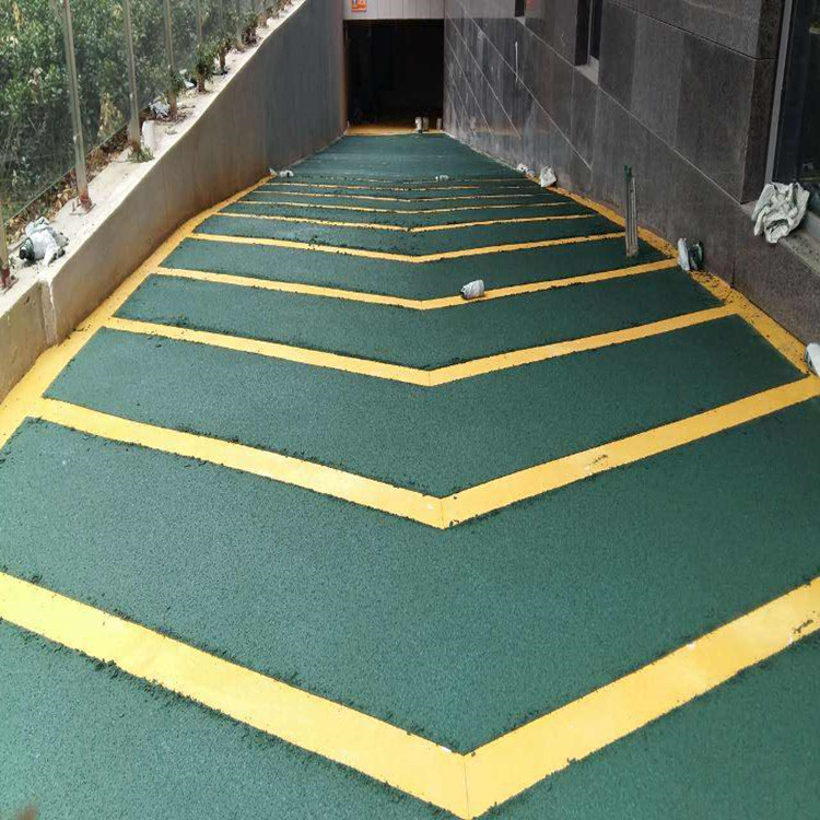 青岛车库止滑坡道地坪施工,停车场防滑坡道施工  车库止滑坡道施工  防滑坡道地坪  青岛坡道地坪施工