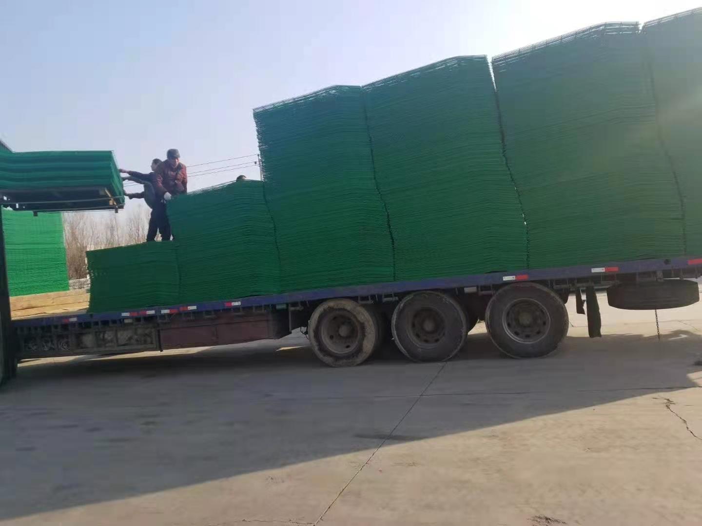 绿色铁丝护栏围墙厂A永宁绿色铁丝护栏围墙厂商  绿色铁丝围墙厂  绿色铁丝护栏厂  绿色护栏围墙厂