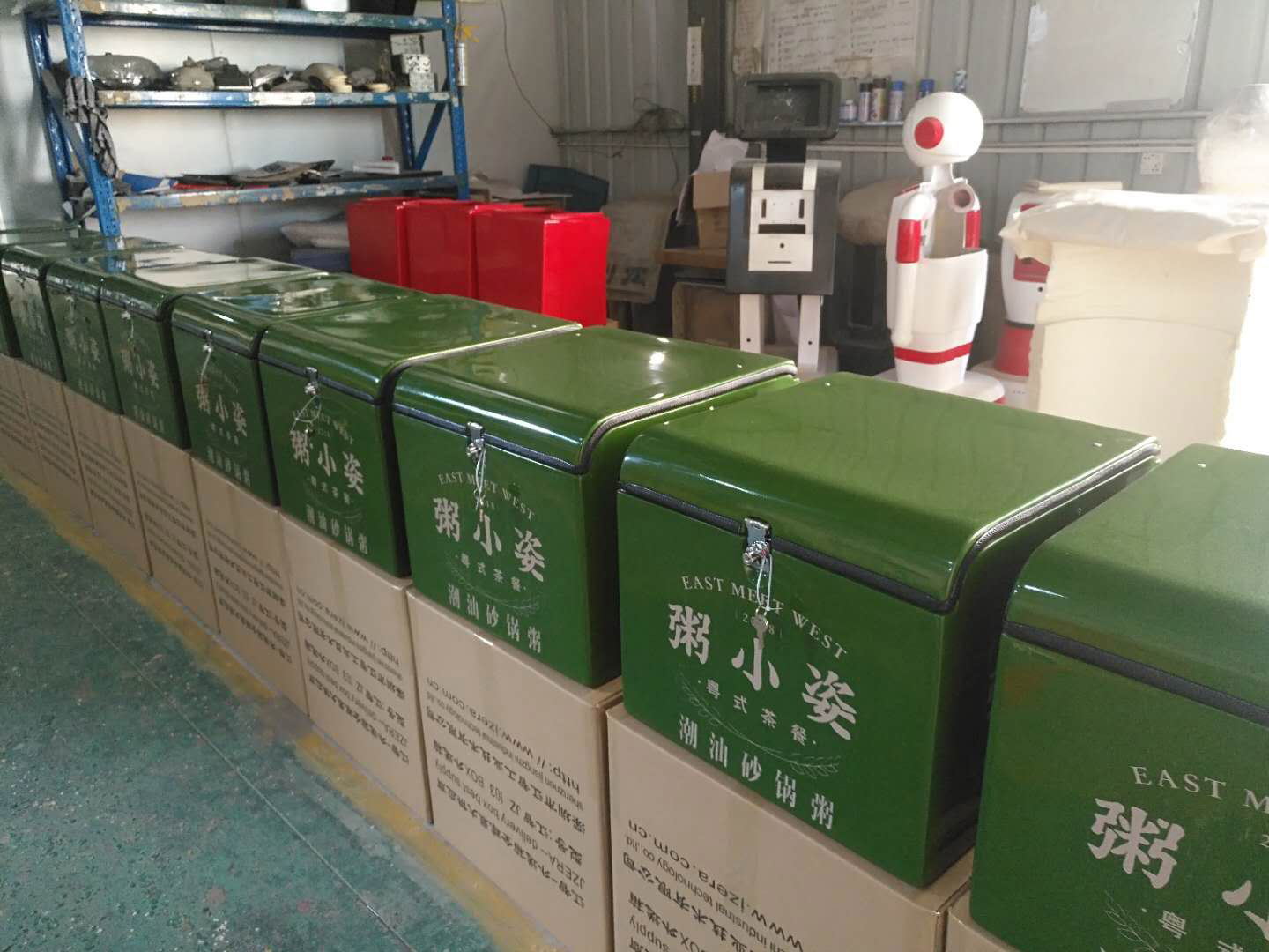 供应欧洲客户订购的高强度外卖箱配送箱送餐箱  外送箱  保温箱