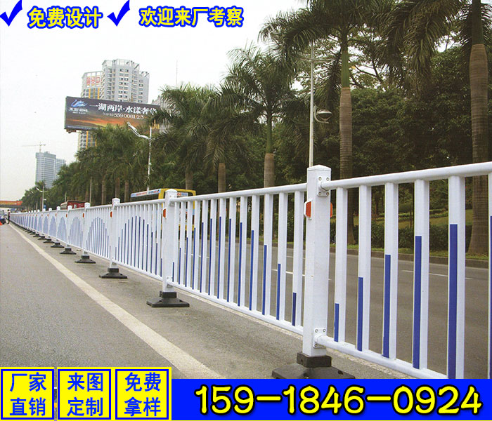 道路护栏效果图 定做人行道隔离栏多少钱 佛山市政护栏