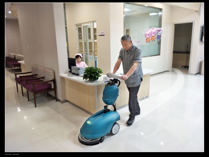 烟台小型折叠手推洗地机&nbsp;&nbsp;小型手推洗地机
