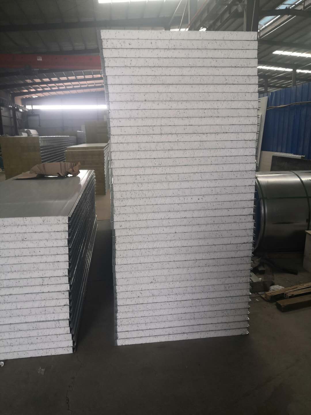 东区经济技术开发区高新区岩棉板生产加工制作厂  岩棉板彩钢板  镀锌板楼承板  净化板消音板