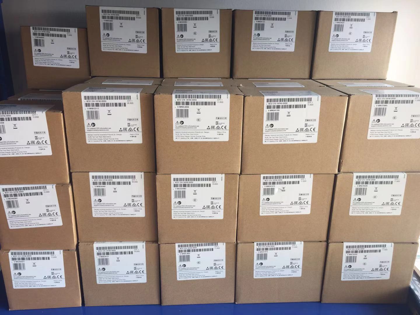 西门子原装6SL3210-5FB10-4UF1现货V90驱动  V90伺服驱动器