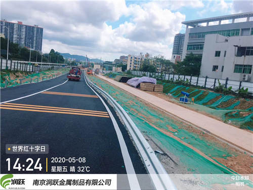 杭州波形护栏厂家-道路安防波形护栏