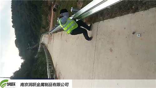 扬州波形护栏厂家-高速公路波形护栏