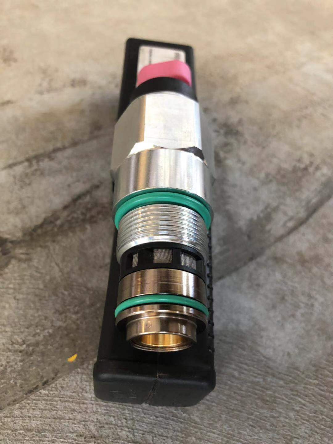新疆压裂车机油冷却器4916621大修QSK50压裂车