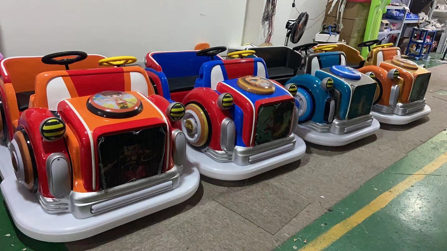 五一小长假广场必备游乐玩具赚钱神器哪吒敖丙碰碰车