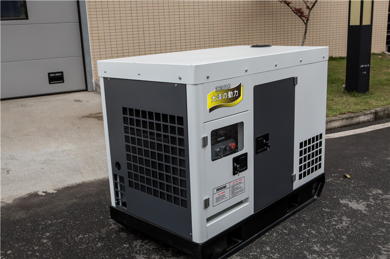 20kw静音柴油发电机参数规格  柴油发电机规格  大泽柴油发电机