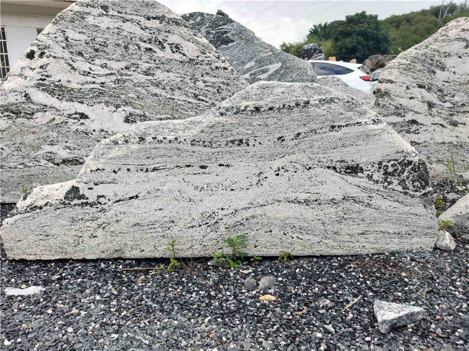广东雪浪石异型加工定制切片石厂家批发  切片雪浪石  组合假山、草坪点缀  草地汀步、室内摆放石