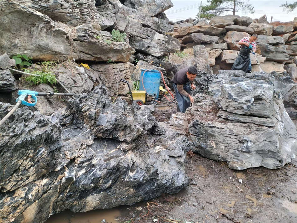 广东英石批发基地 天然大英石原产地大量现货供应  大型园林景观石  草坪点缀、假山制作
