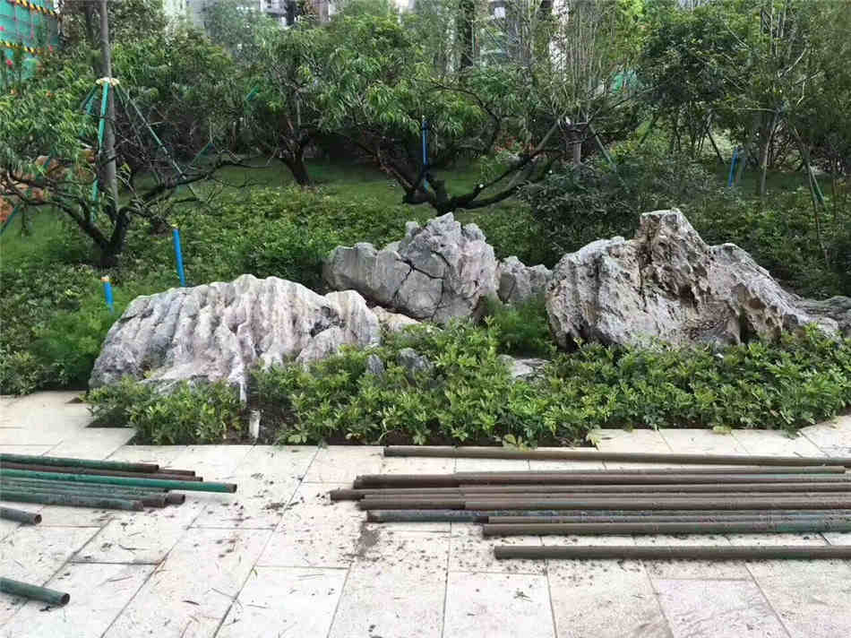 广东大英石厂家 假山制作草坪点缀石厂家直销  天然大英石  大型园林景观石  草坪点缀、假山制作
