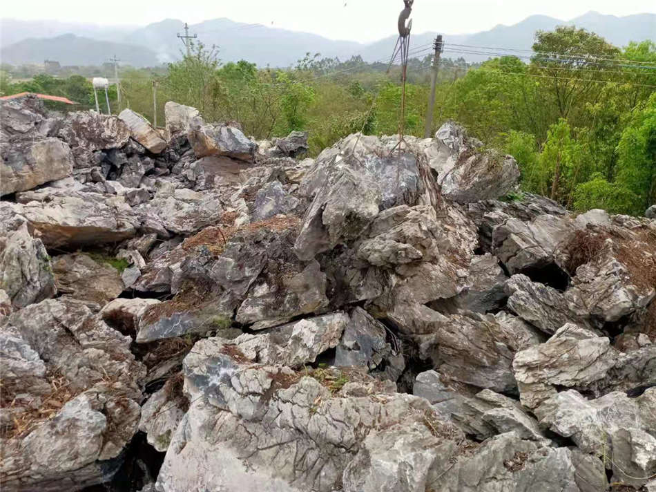 广东天然大英石原产地 英石厂家批发 大英石草坪点缀石  大型园林景观石  草坪点缀、假山制作