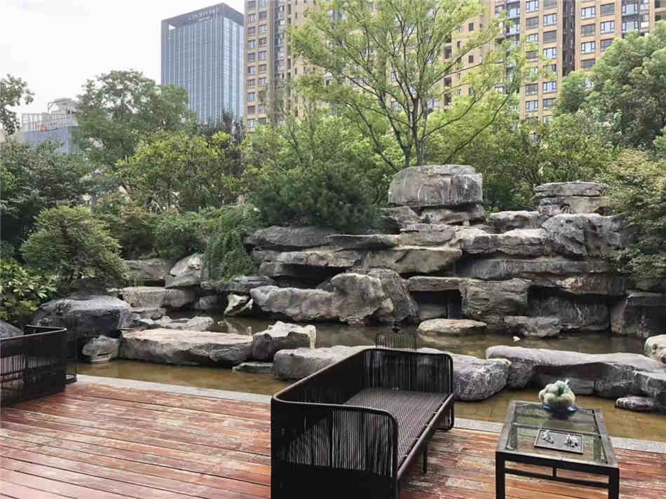 广东太湖石天然窟窿石原产地厂家直销  广东太湖石原产地  大型园林景观石  草坪点缀、假山制作