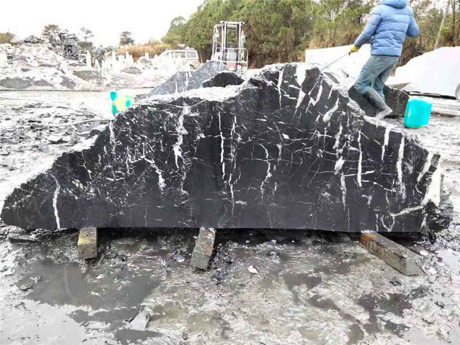 广东黑山石异型加工切片石黑山石厂家供应  黑山石厂家批发  组合假山、草坪点缀  假山制作庭院装饰
