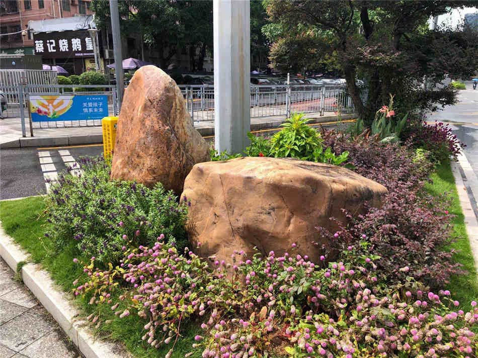 广东自然风景石黄蜡石原石厂家大量现货供应  黄蜡石原石批发  园林铺地、景观装饰  草坪点缀、假山制作