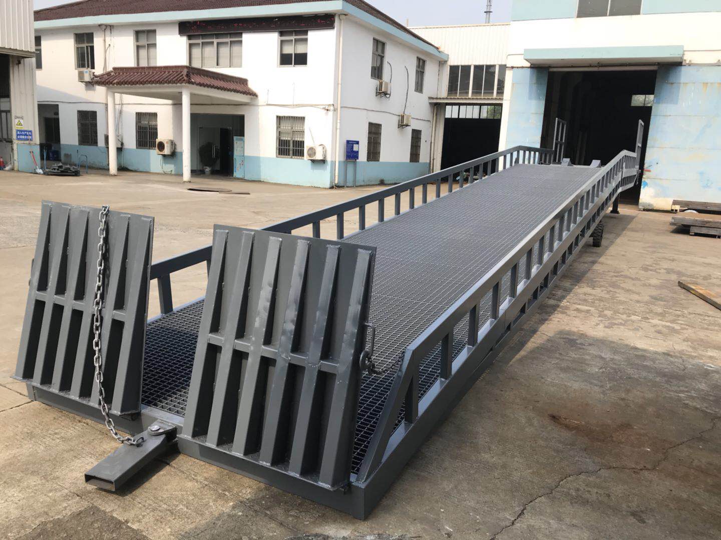 供应生产-移动式液压登车桥-杭州力通  移动式登车桥  升降作业平台