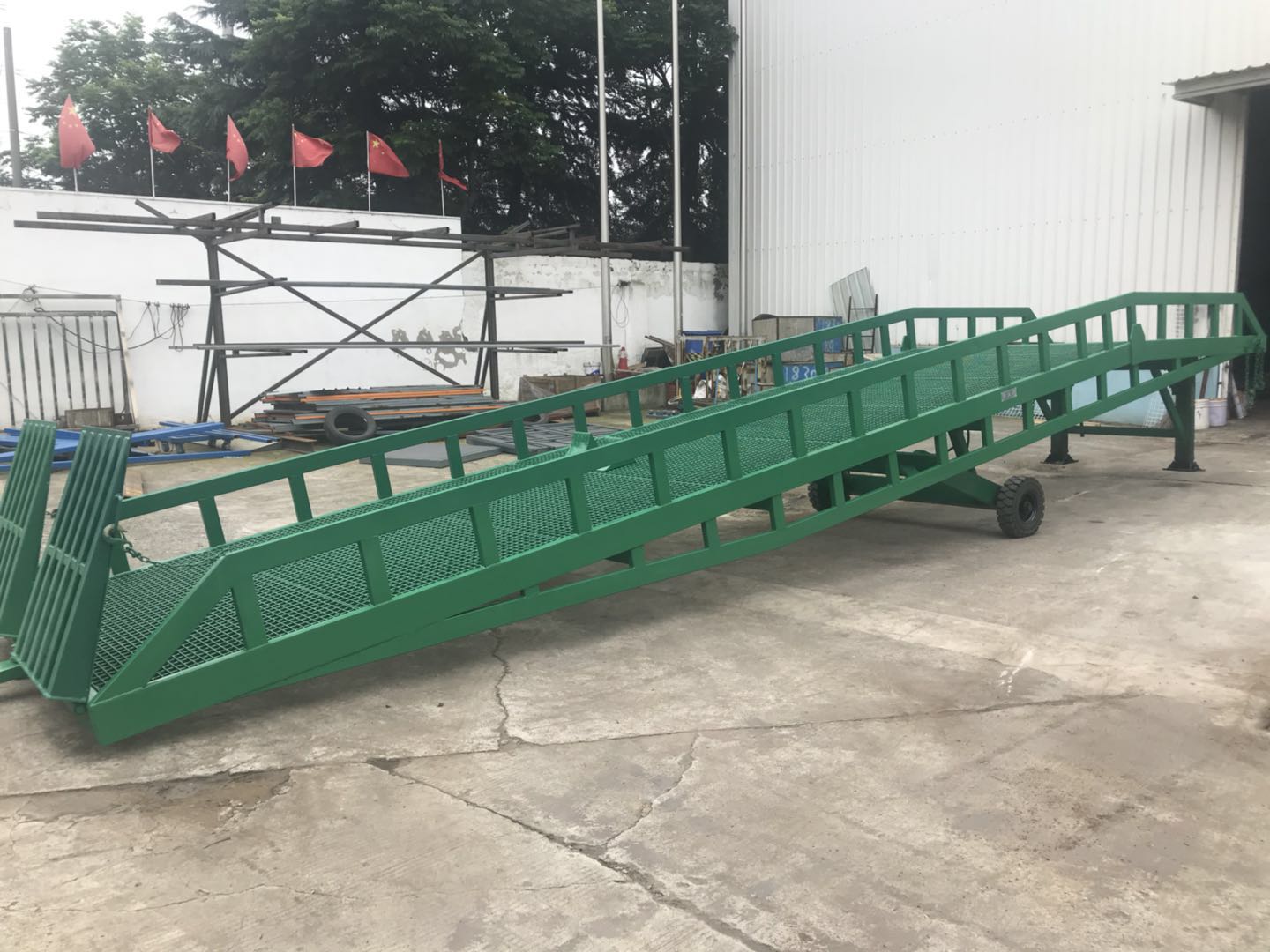 供应生产-移动式液压登车桥-杭州力通  移动式登车桥  升降作业平台