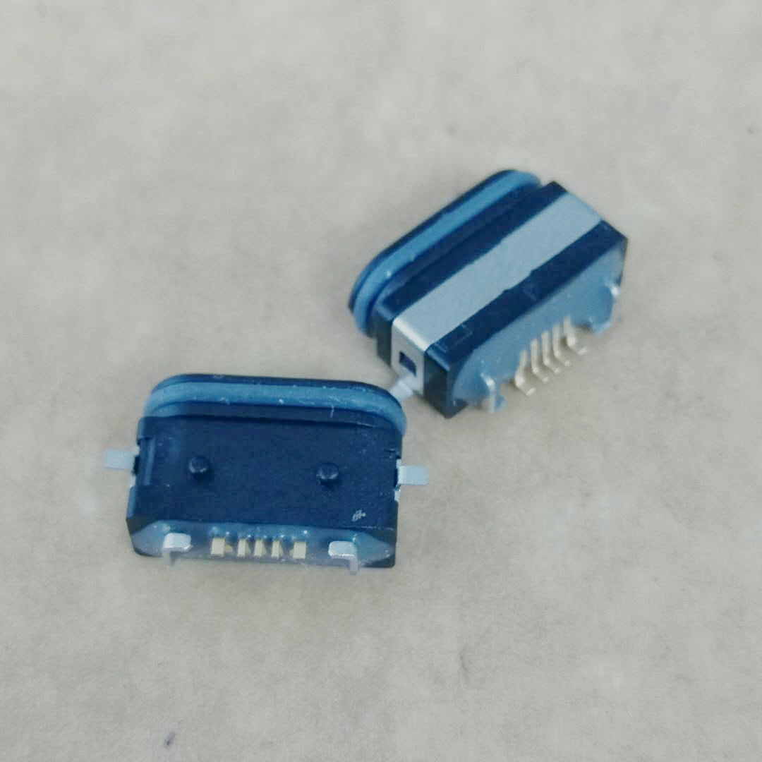 MICRO USB 5P防水母座 全贴式 有柱 带胶圈