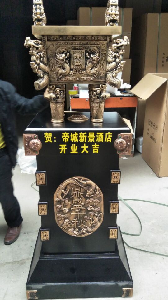 商务纪念工艺品 西安开业摆件销售 公司实木帆船舵手礼品  公司实木舵手礼品