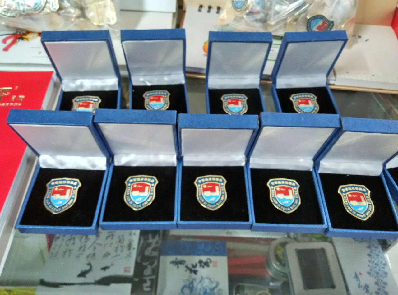 西安金属纪念章加工 徽章纯银奖章设计 磨具合金礼品  陕西徽章