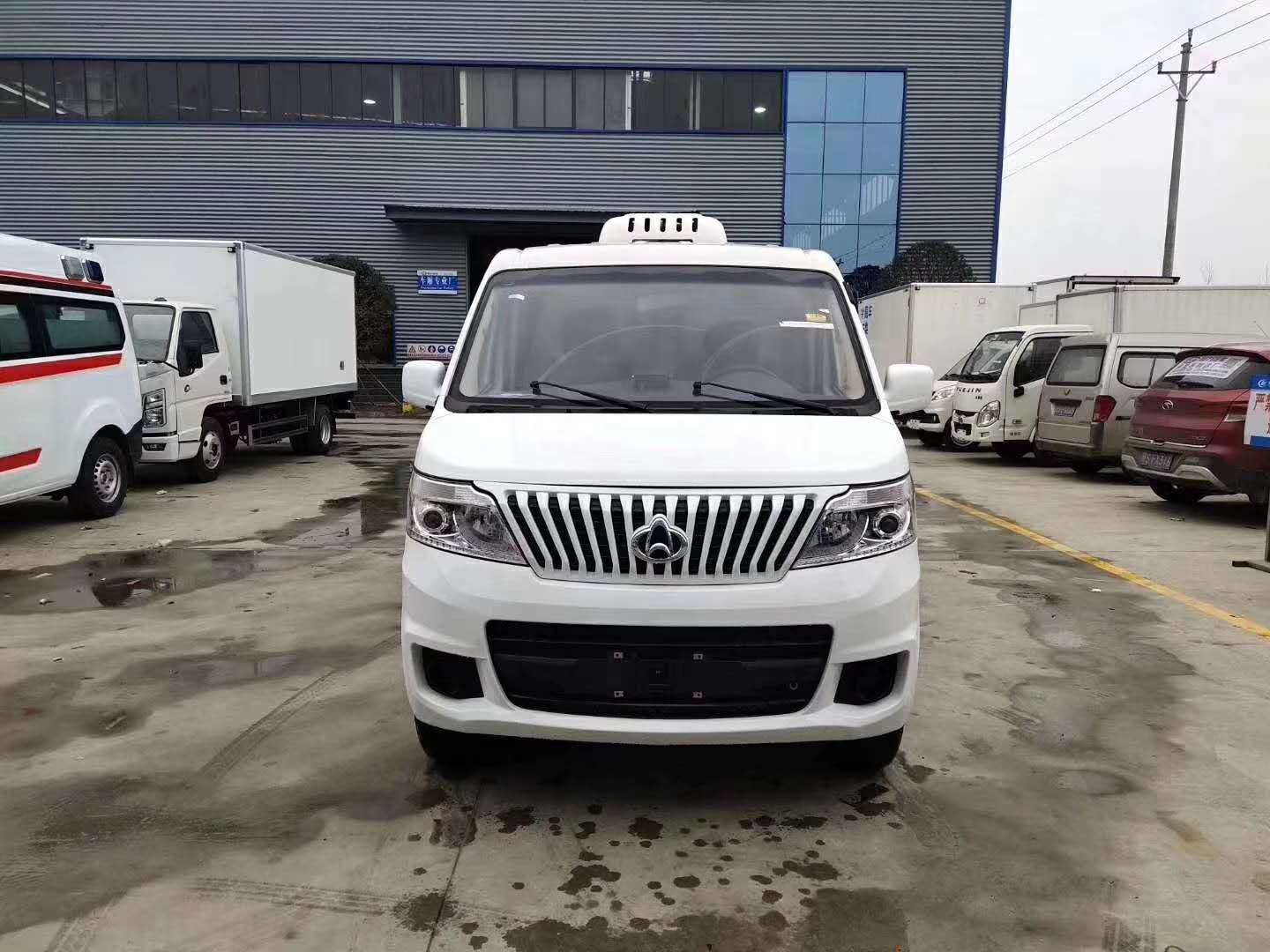 长安睿行Ｍ８０面包冷藏车