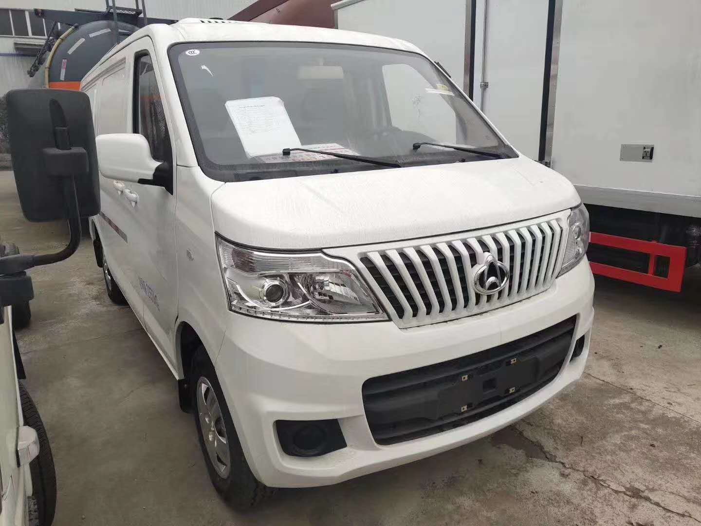 长安睿行Ｍ８０面包冷藏车
