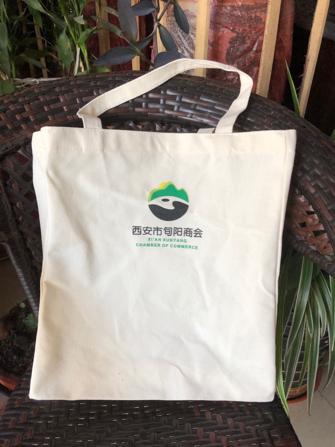 西安帆布袋棉布袋现货广告袋定制，培训托班书包logo  西安棉布袋做字  西安无纺布袋做字  西安培训学校广告袋
