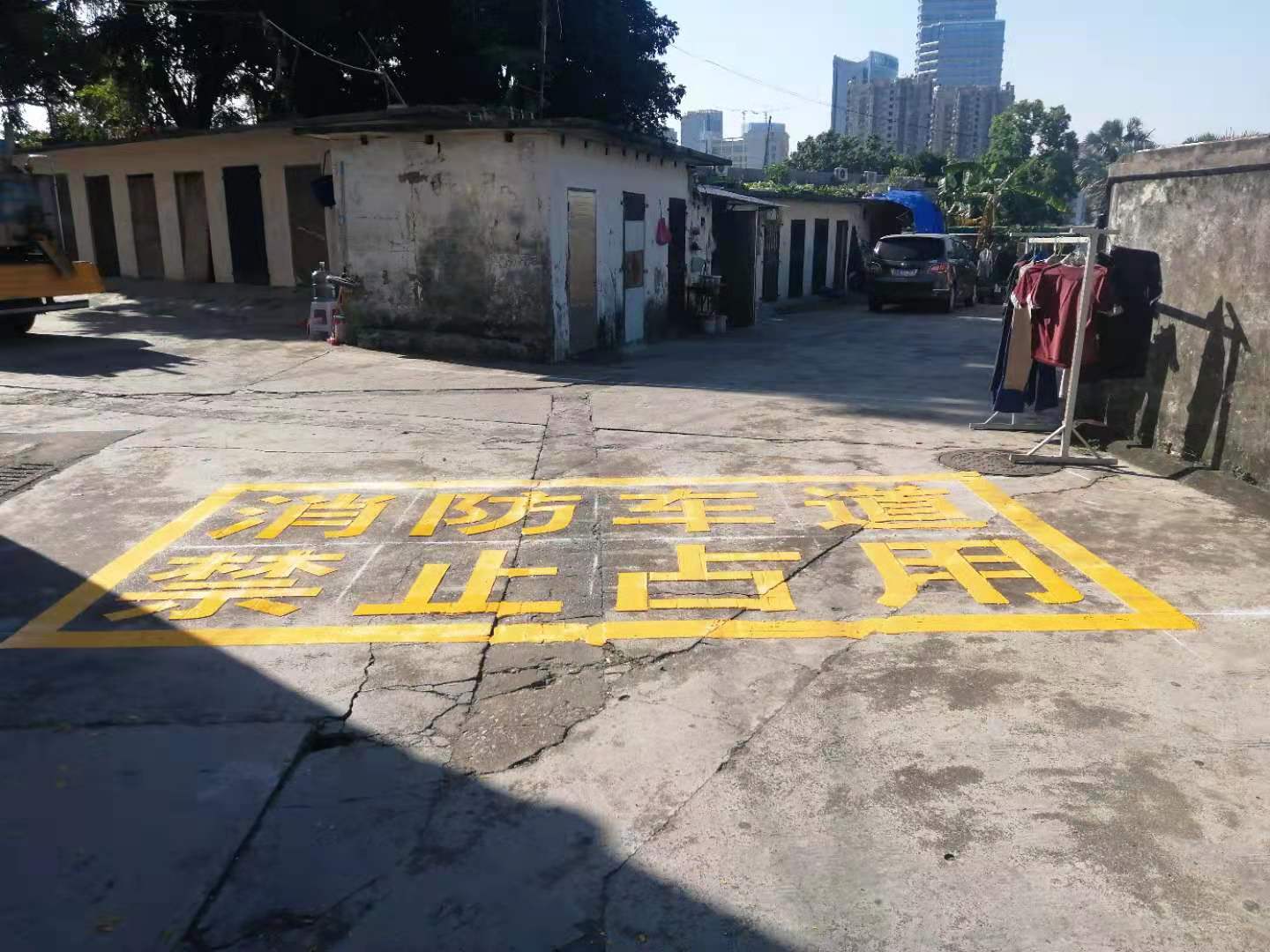 中山道路交通设施工程公路防撞护栏安装  珠海道路广角镜  中山道路减速带  中山道路防撞柱